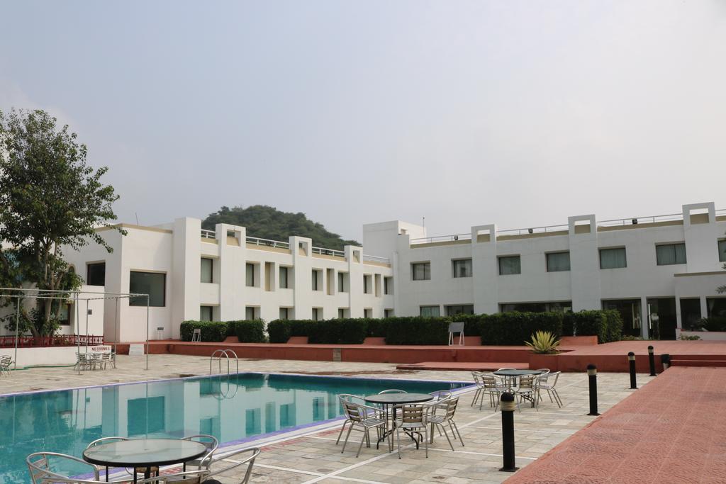 Inder Residency Resort & Spa Удайпур Экстерьер фото